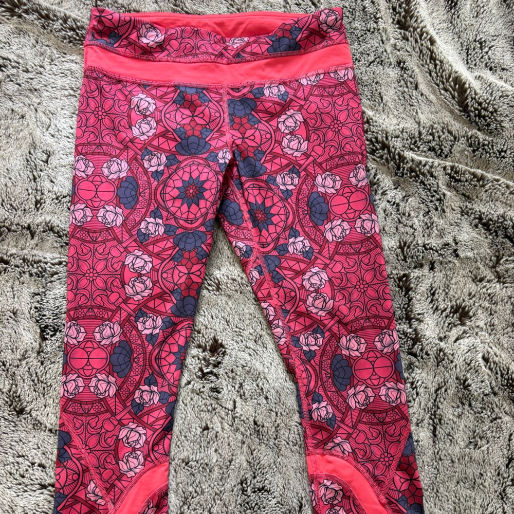 Stylish Pink Geometric Lululemon Women's Leggings